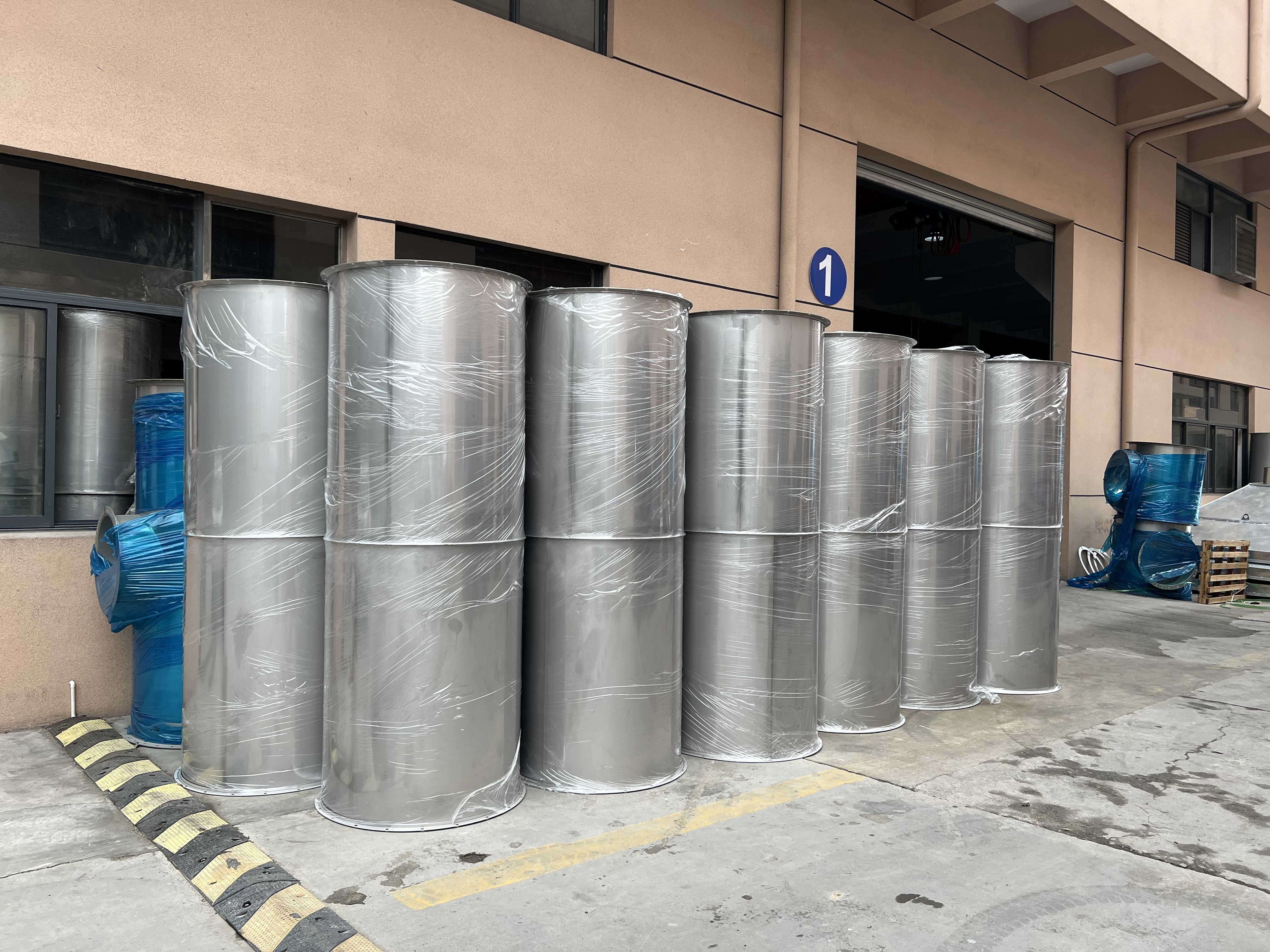 不銹鋼焊接風(fēng)管的安裝注意事項